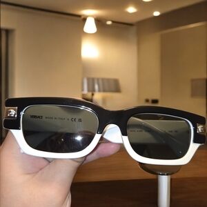 Versace Classic Top Sunglasses VE4465 Black And White / Size 53-18
